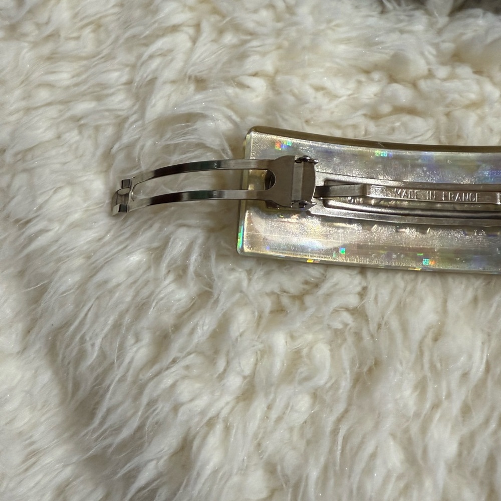 Chanel Iridescent Hair Clip - Picture 5 of 13